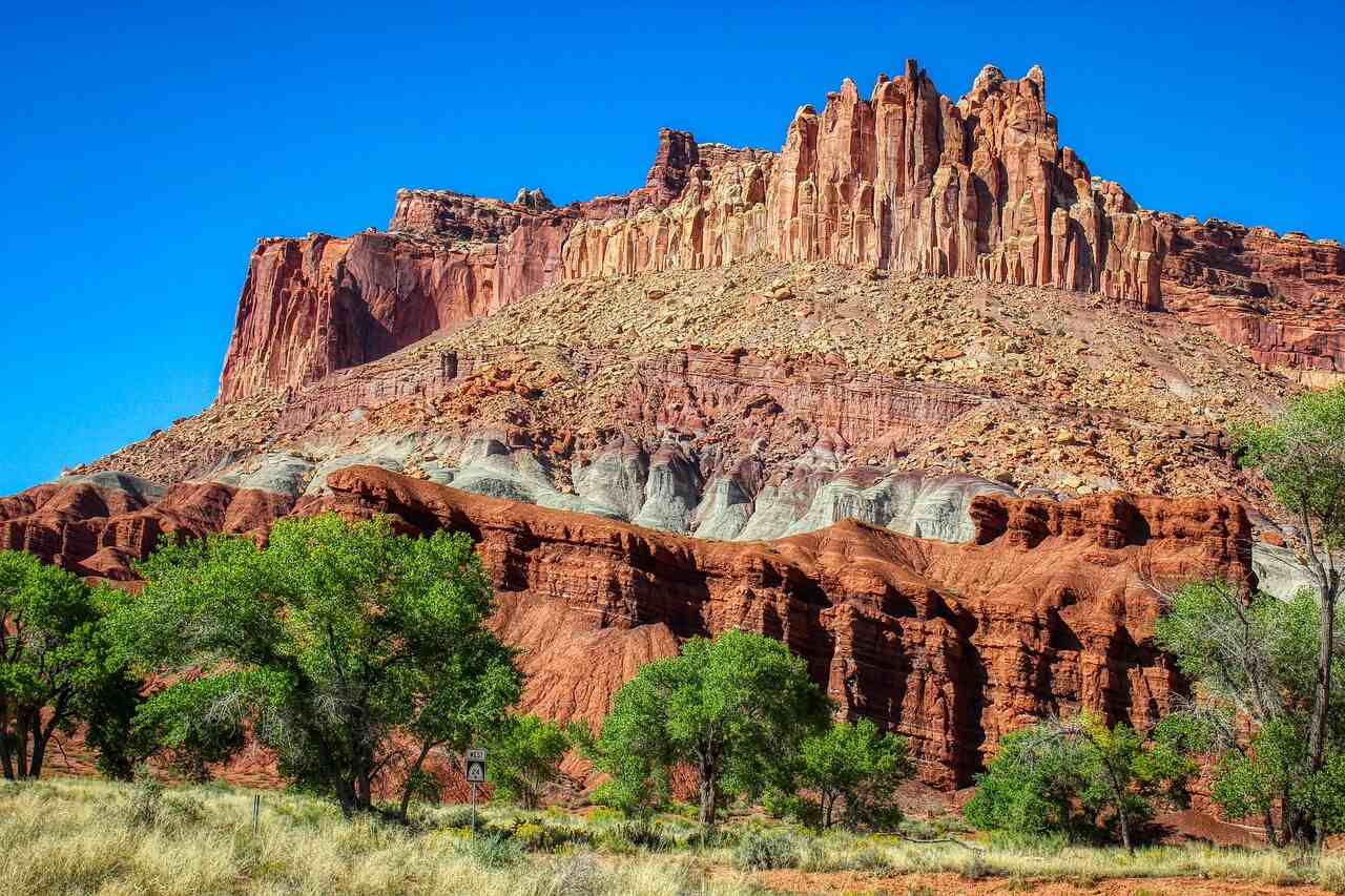 where to stay near capitol reef national park