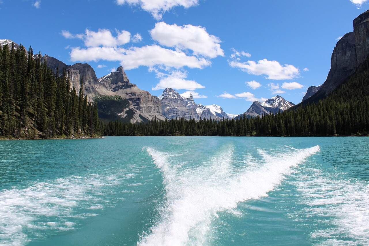 how to fly to glacier national park